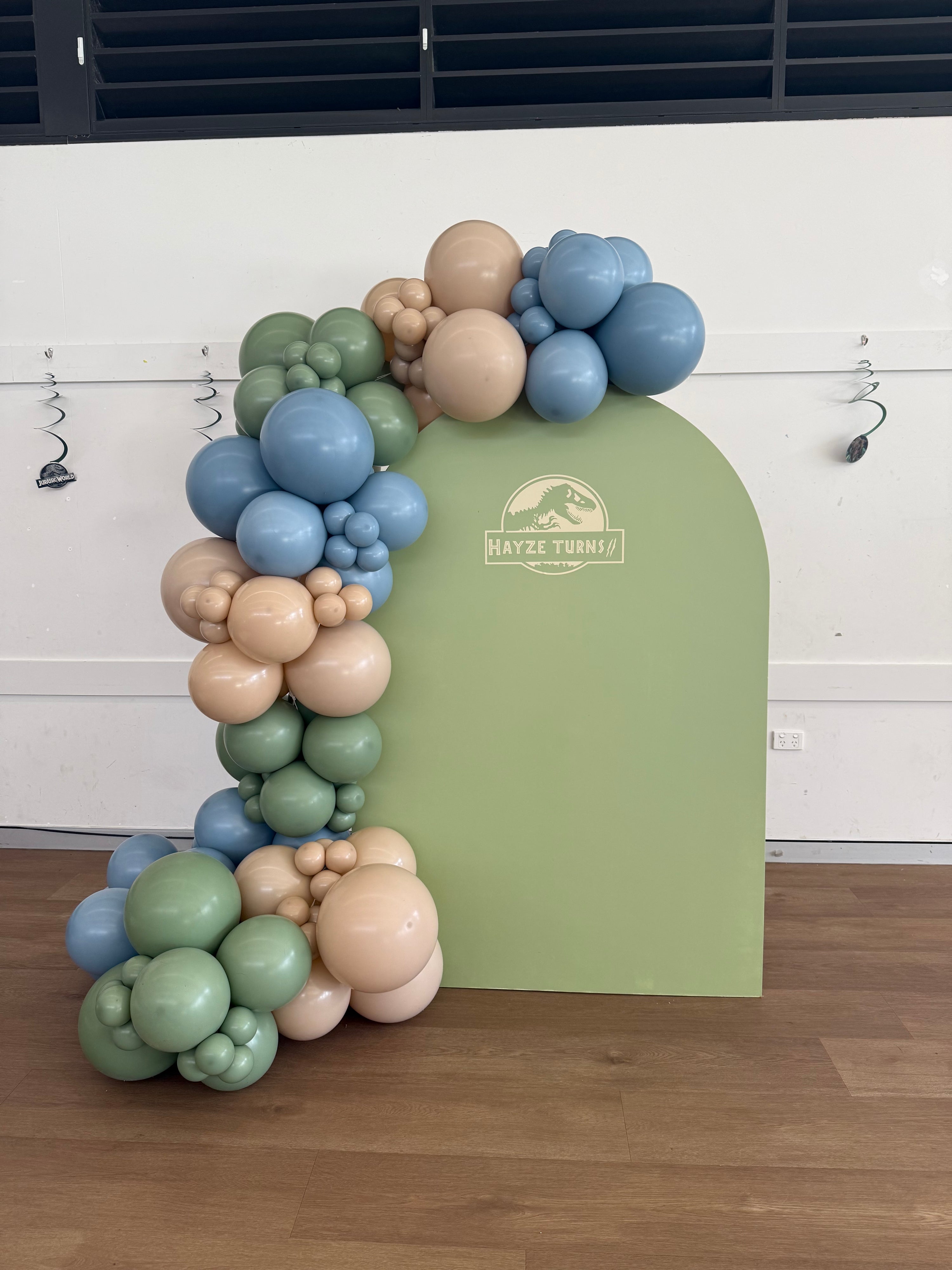 Arch and balloon garland