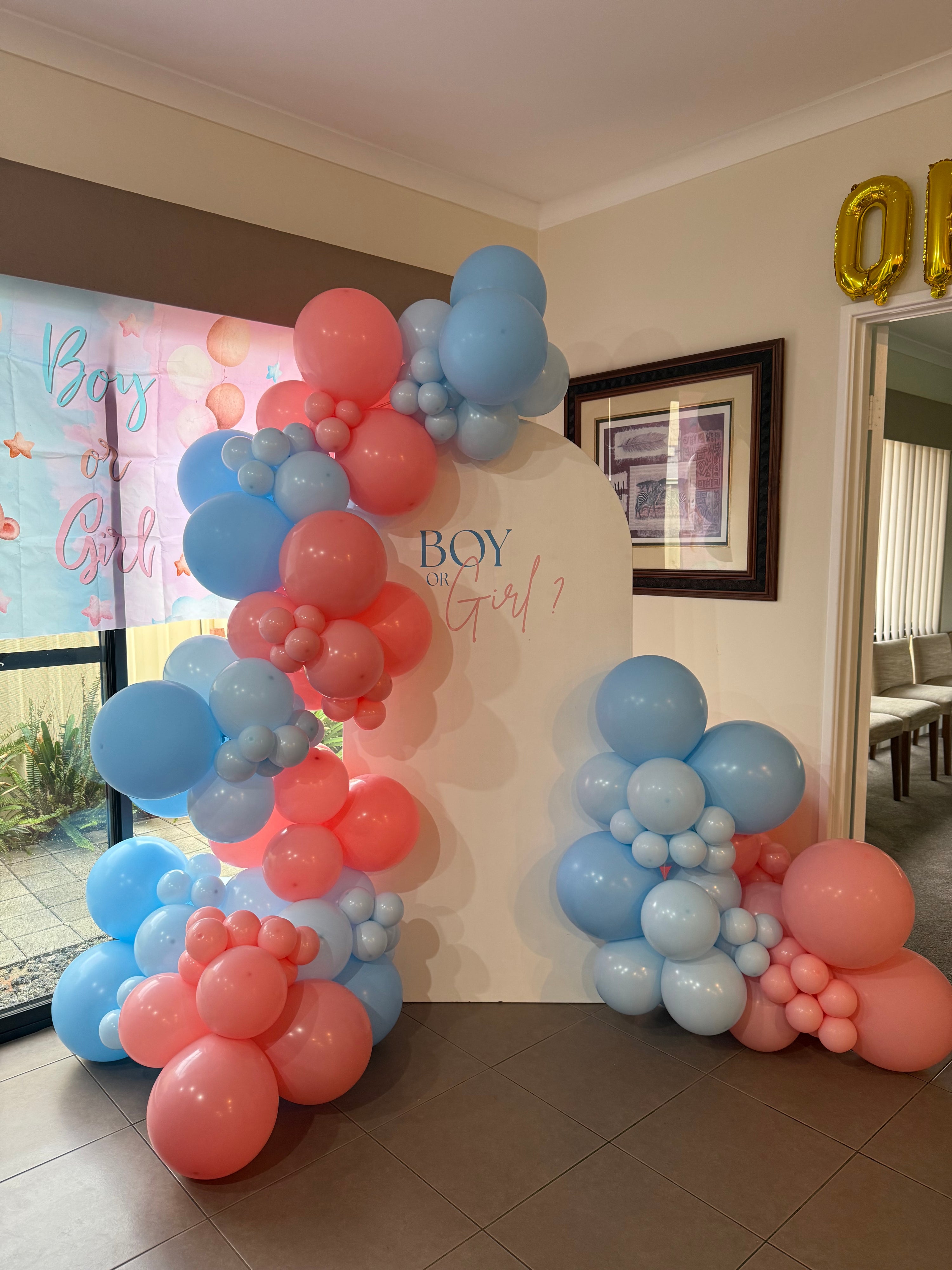 Arch and balloon garland