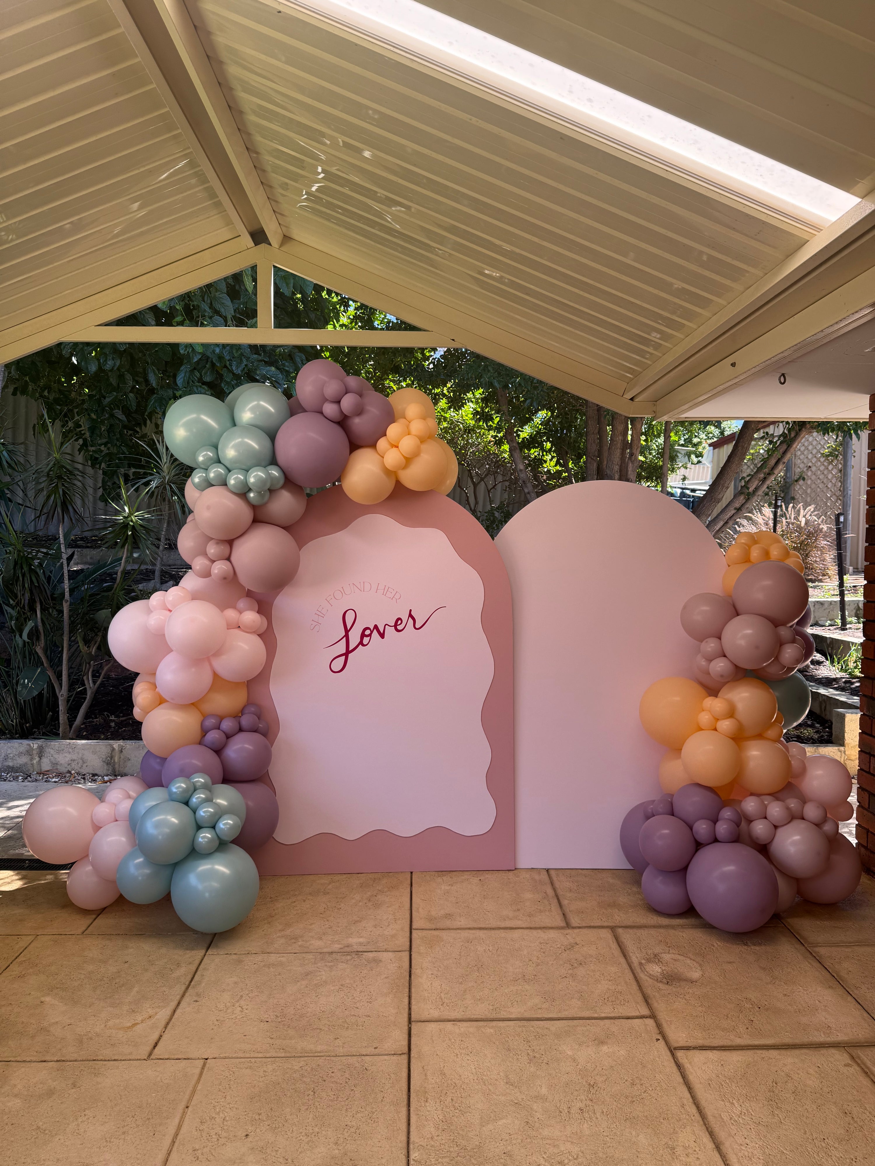 Arch and balloon garland