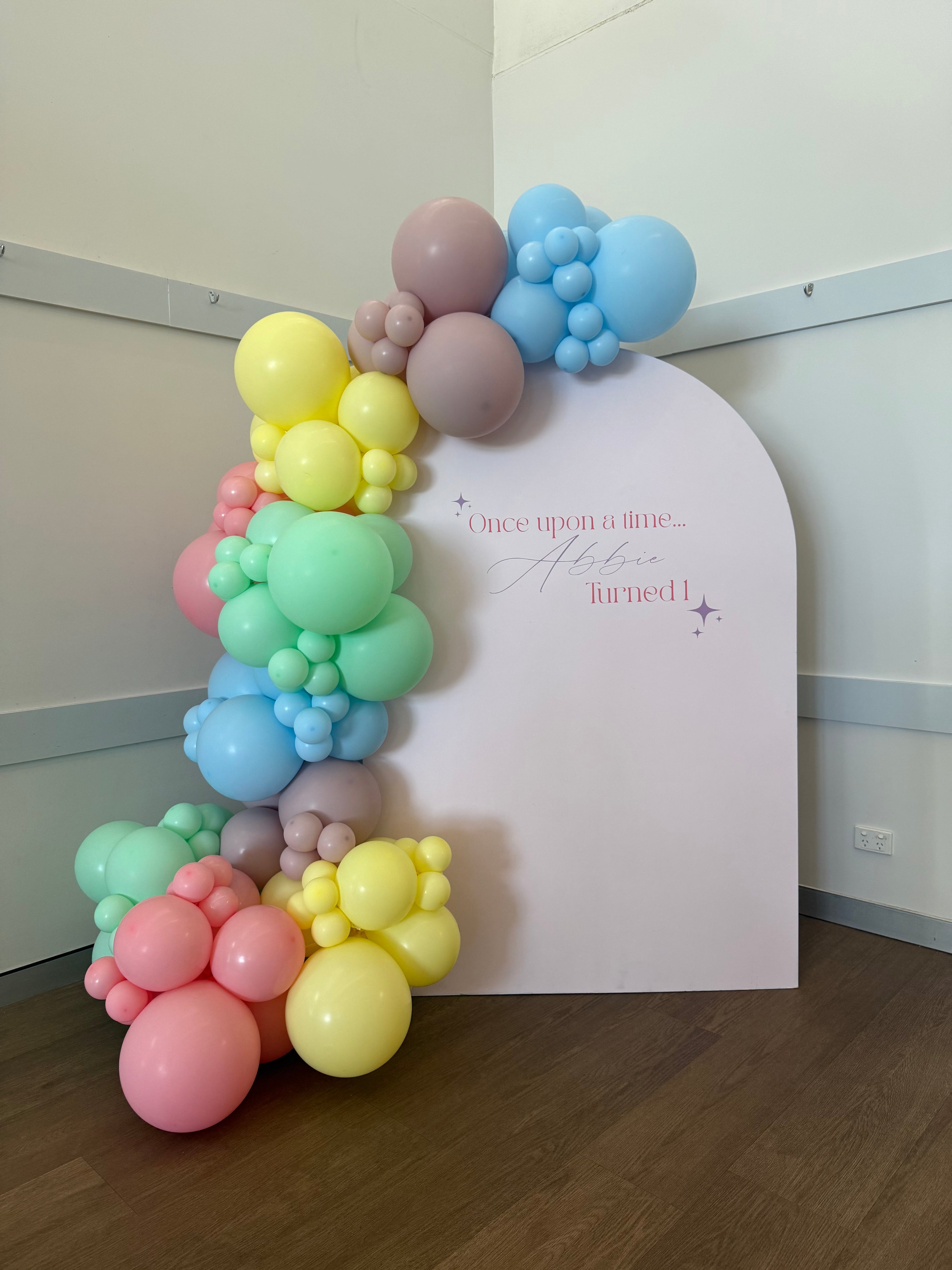 Arch and balloon garland