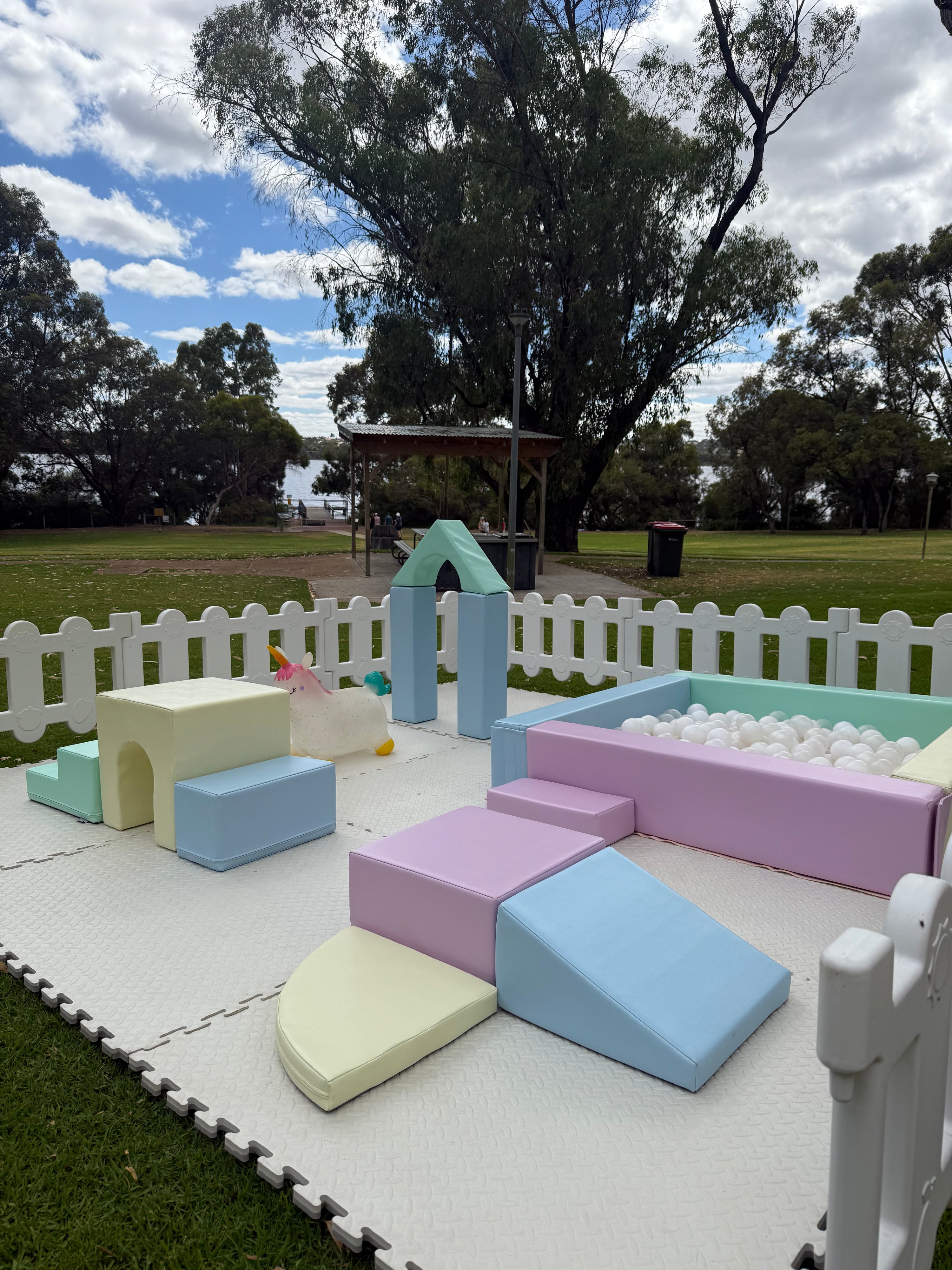 Petite Pastel Package