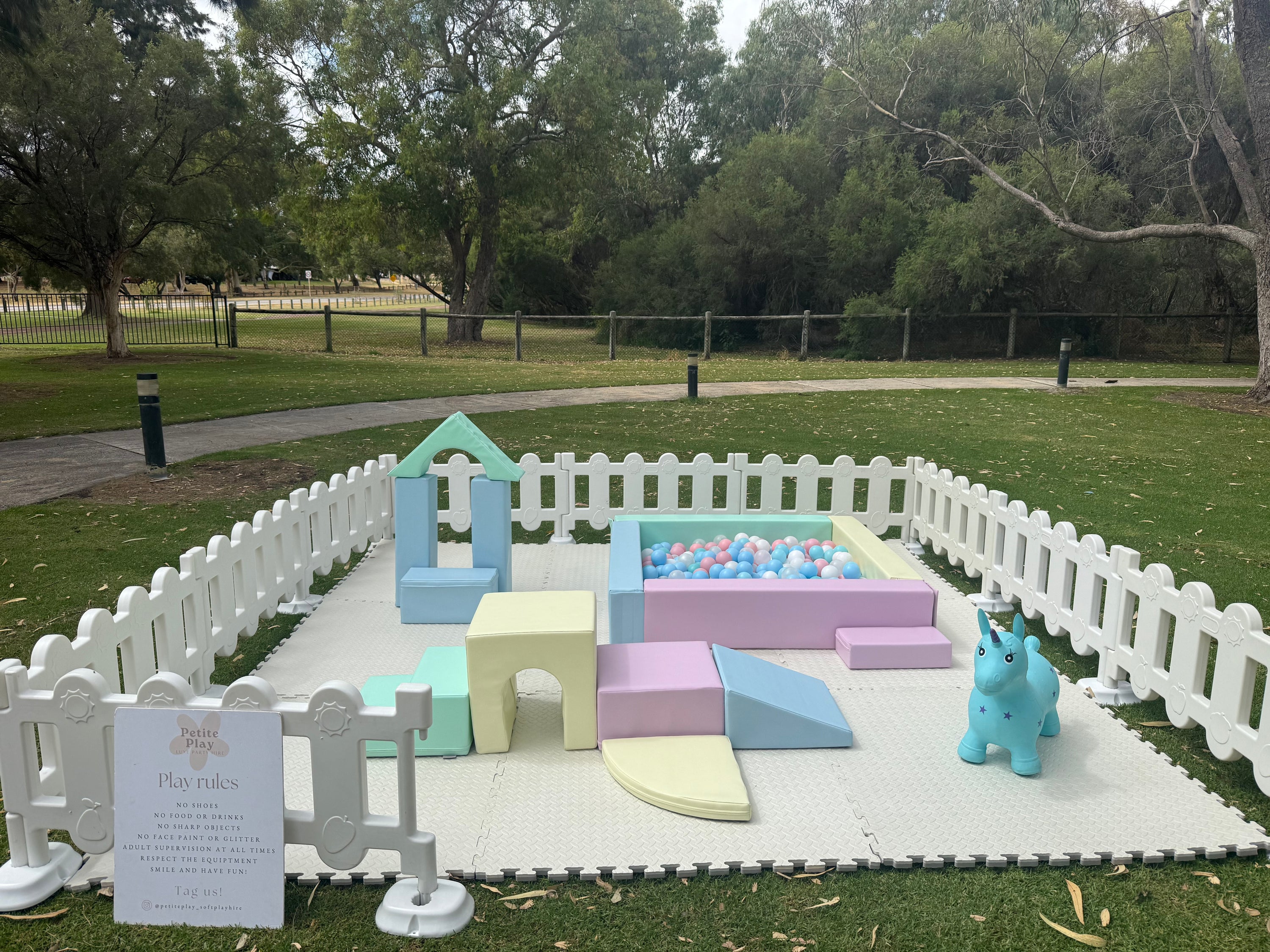 Petite Pastel Package